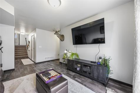 309 Piper Lane Solon IA 52333