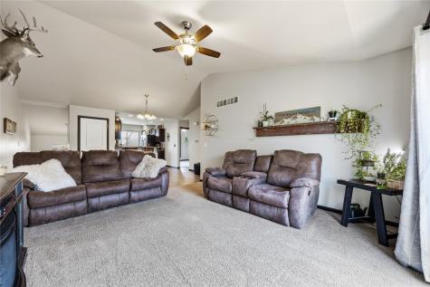 309 Piper Lane Solon IA 52333