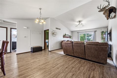 309 Piper Lane Solon IA 52333