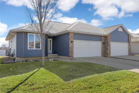 629 Winterberry Place NE Cedar Rapids IA 52402