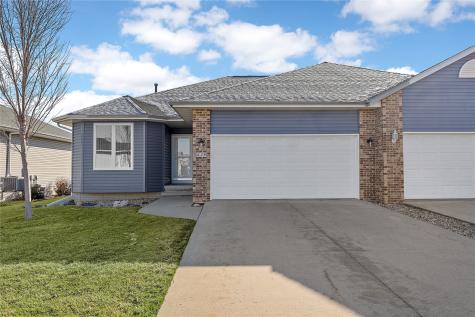 629 Winterberry Place NE Cedar Rapids IA 52402