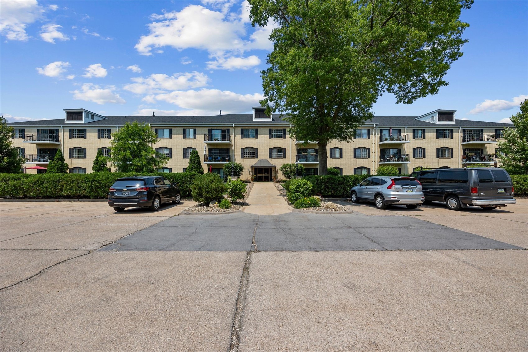130 Thompson Drive SE Cedar Rapids IA 52403