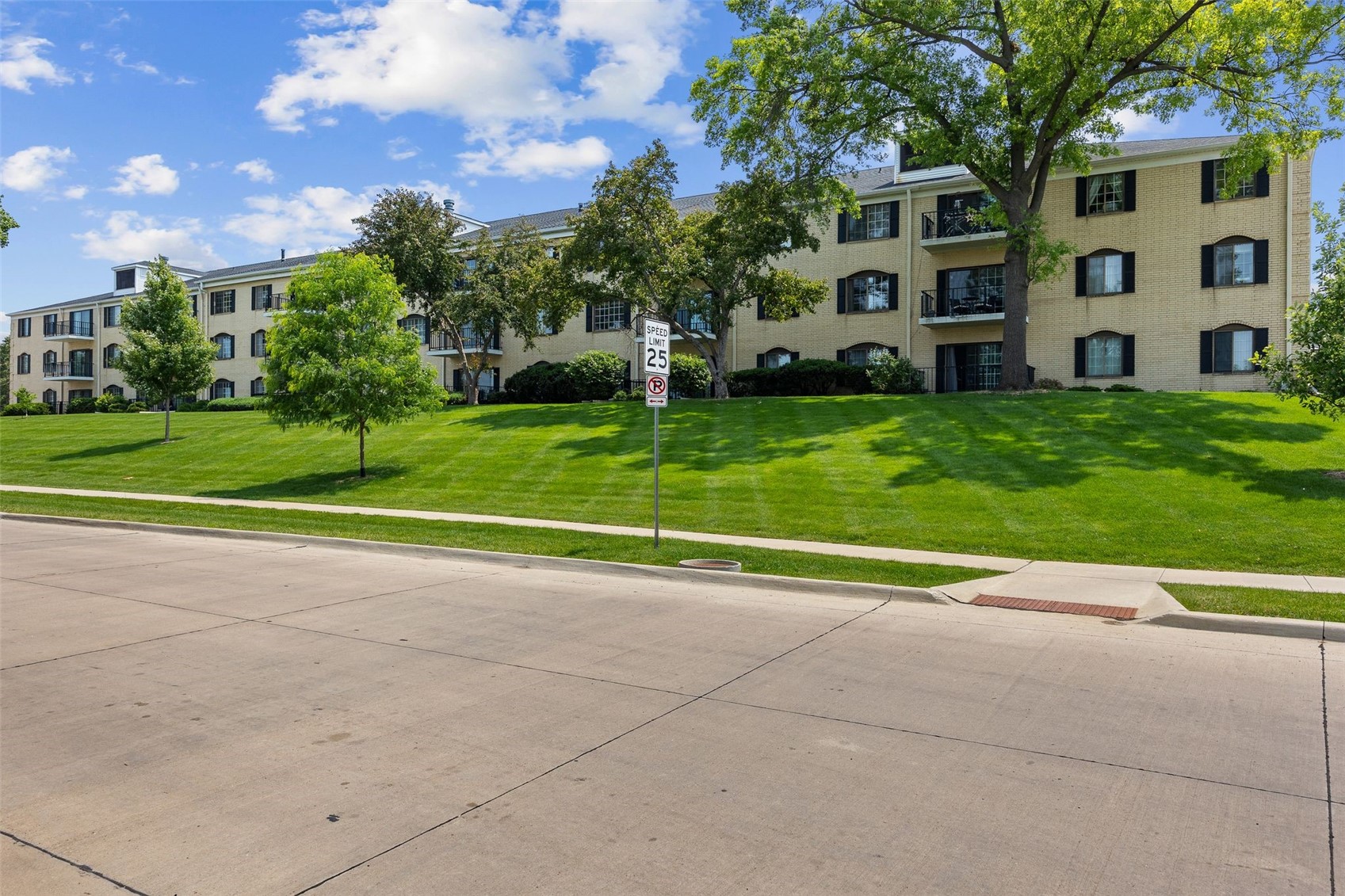 130 Thompson Drive SE Cedar Rapids IA 52403