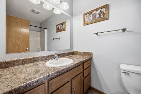 370 Kelso Drive Fairfax IA 52228
