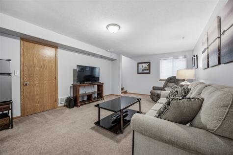 370 Kelso Drive Fairfax IA 52228