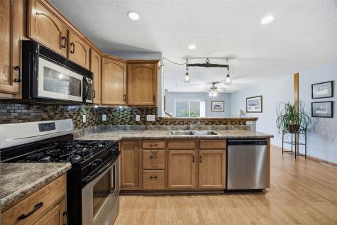 370 Kelso Drive Fairfax IA 52228