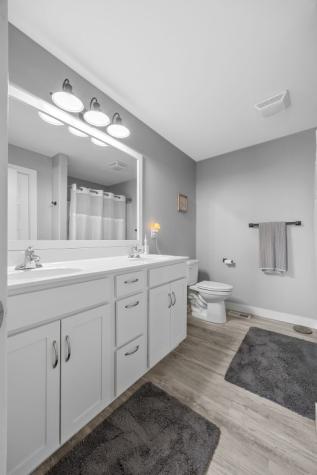 1429 Applewood Drive Fairfax IA 52228