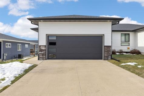 1429 Applewood Drive Fairfax IA 52228