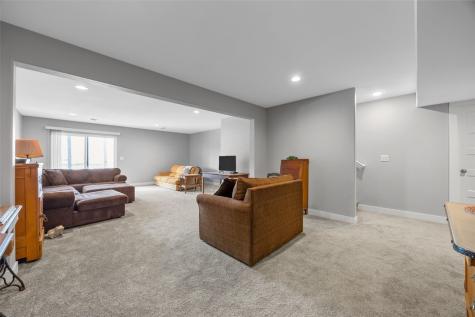 1429 Applewood Drive Fairfax IA 52228