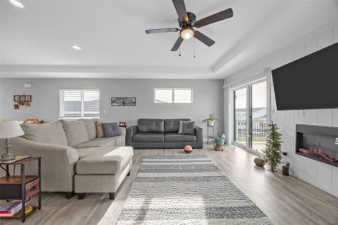 1429 Applewood Drive Fairfax IA 52228