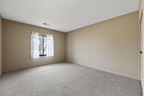130 Thompson Drive SE Cedar Rapids IA 52402