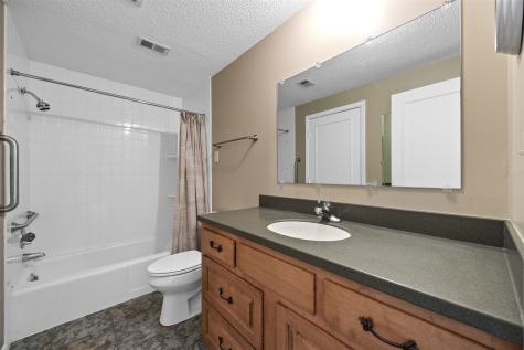 130 Thompson Drive SE Cedar Rapids IA 52402