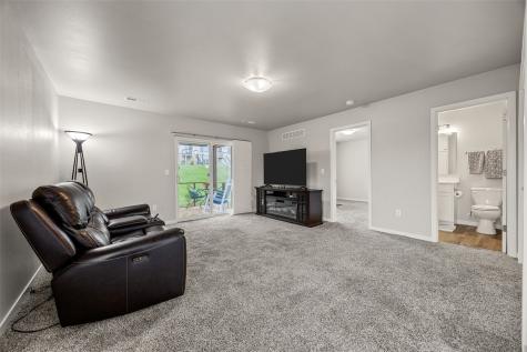 1277 Abraham Drive North Liberty IA 52317