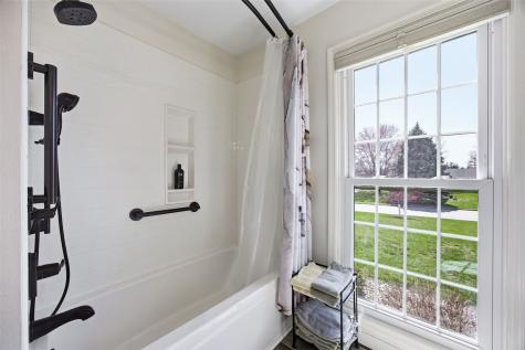 182 Ryecroft SE Cedar Rapids IA 52403