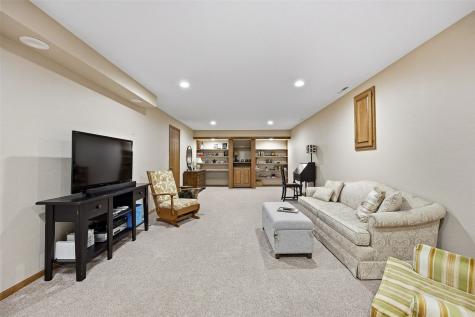 182 Ryecroft SE Cedar Rapids IA 52403