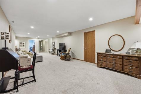 182 Ryecroft SE Cedar Rapids IA 52403