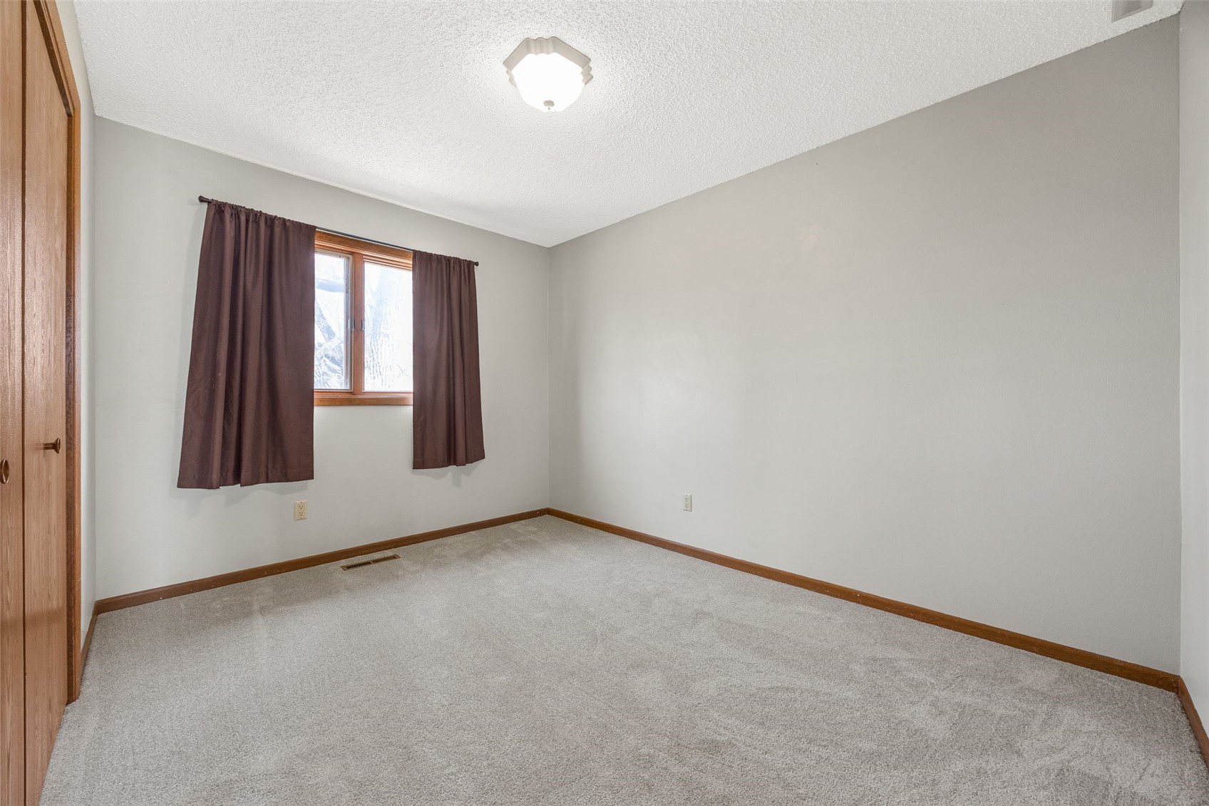 2326 Plaen View Drive Iowa City IA 52246