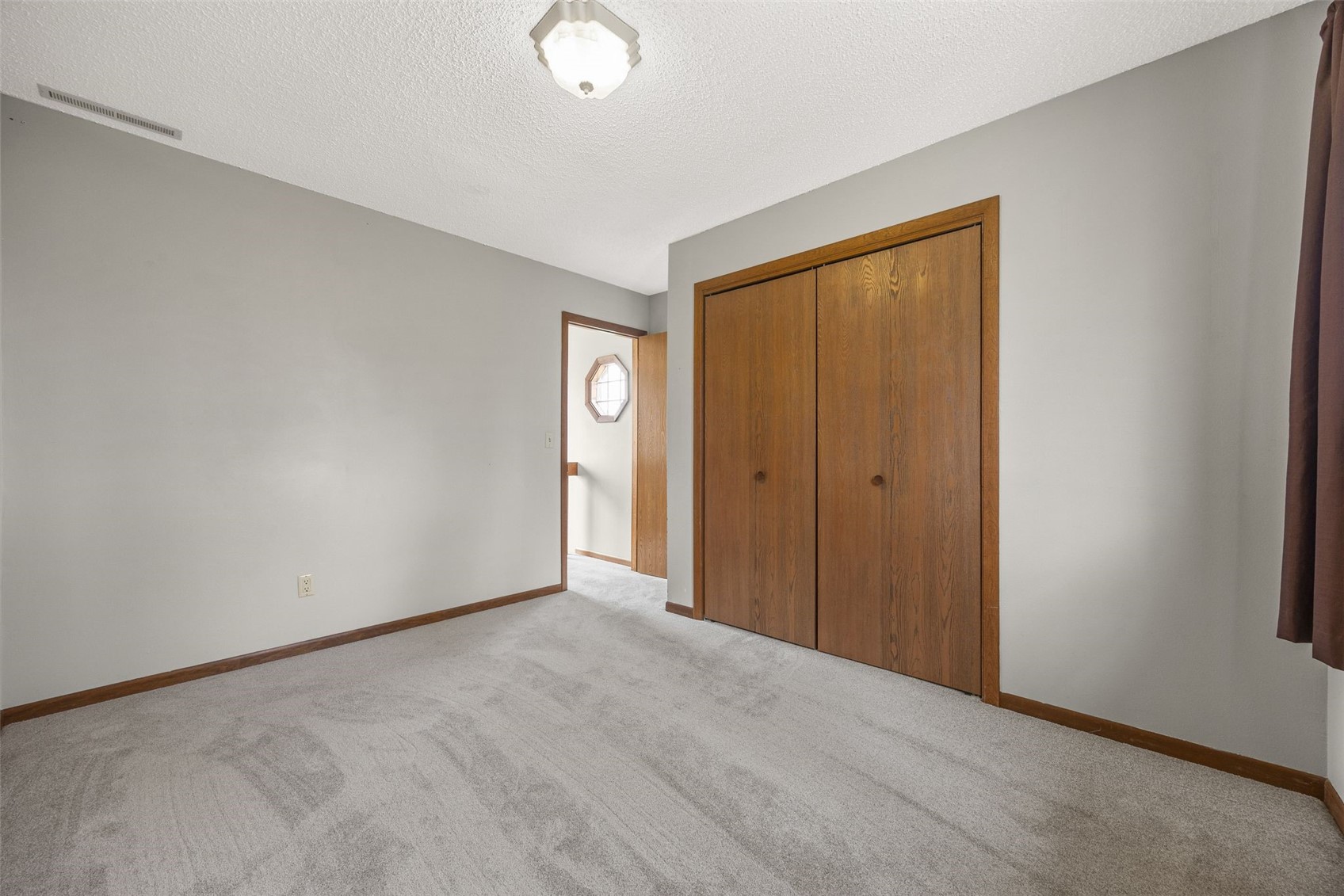 2326 Plaen View Drive Iowa City IA 52246