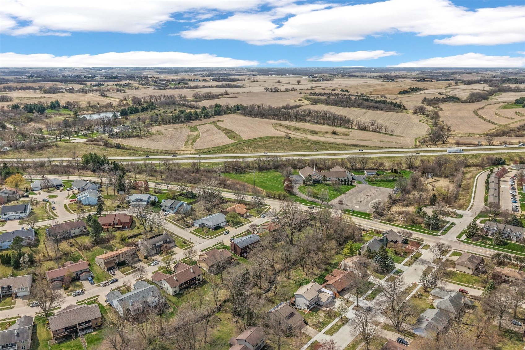 2326 Plaen View Drive Iowa City IA 52246