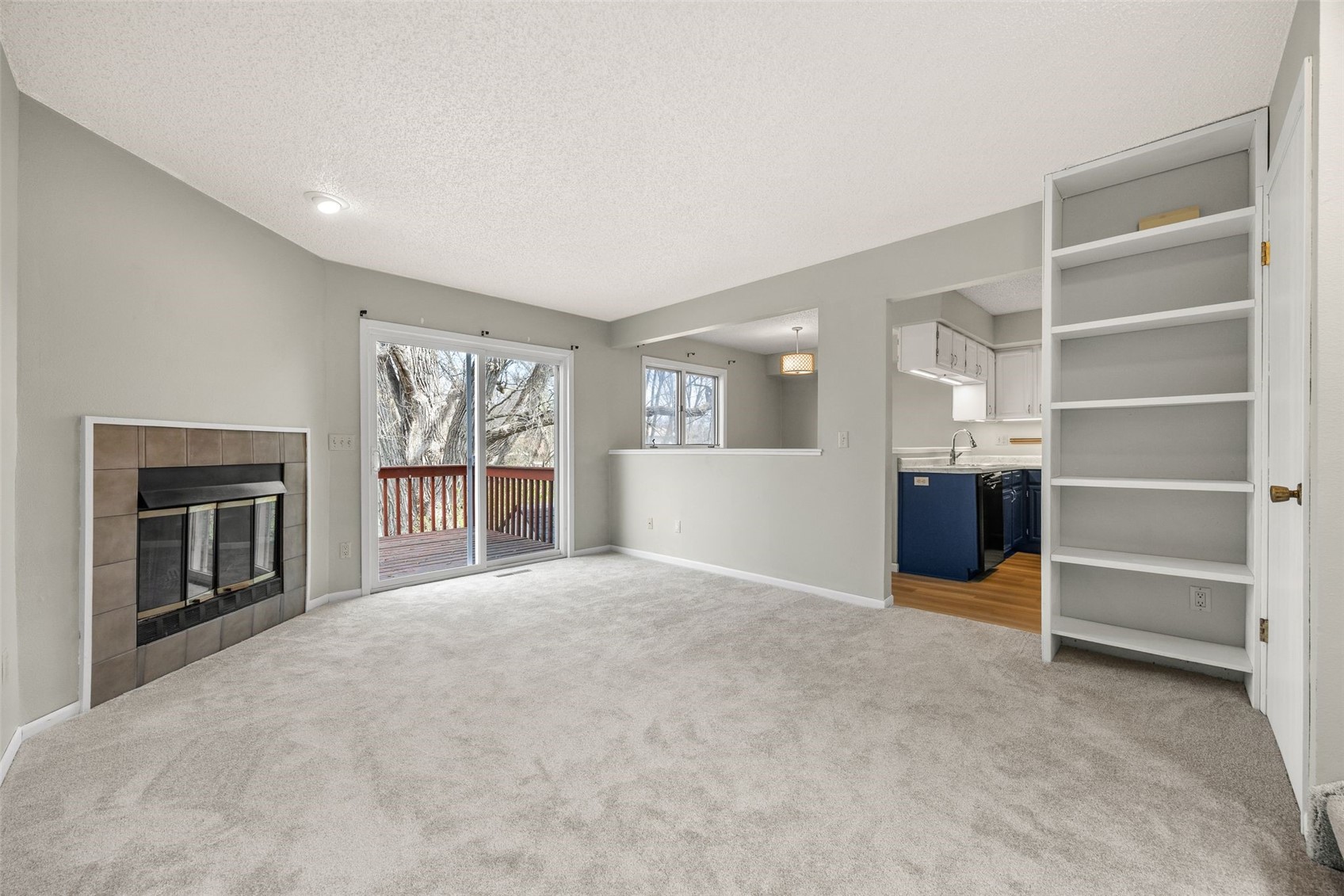 2326 Plaen View Drive Iowa City IA 52246