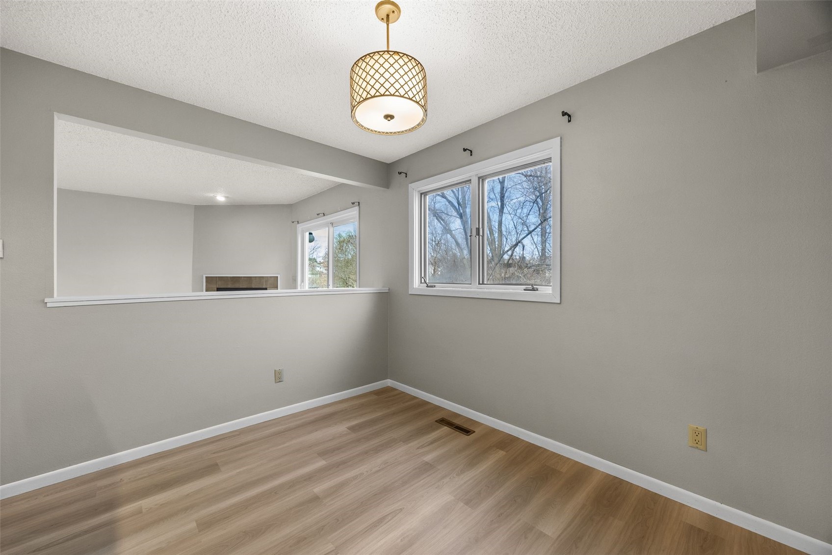 2326 Plaen View Drive Iowa City IA 52246