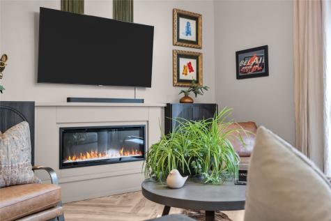 3418 Stoneview Circle SW Cedar Rapids IA 52404