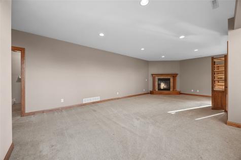 5997 Meadow Grass Circle Cedar Rapids IA 52403