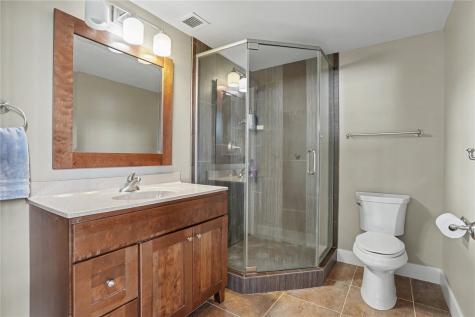 905 3rd Street SE Cedar Rapids IA 52401