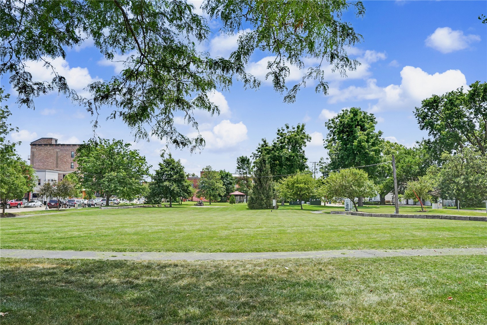 905 3rd Street SE Cedar Rapids IA 52401