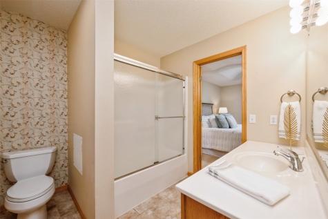 1034 Doubletree Court NE Cedar Rapids IA 52402