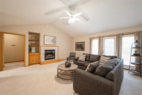 1034 Doubletree Court NE Cedar Rapids IA 52402