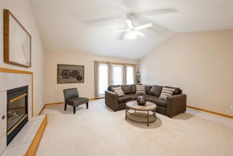 1034 Doubletree Court NE Cedar Rapids IA 52402