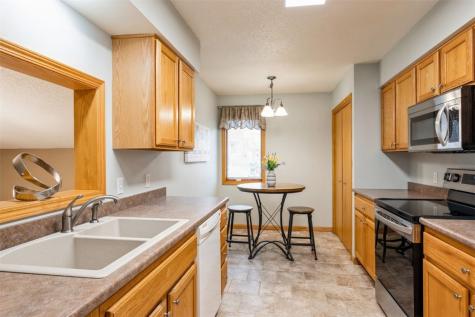 1034 Doubletree Court NE Cedar Rapids IA 52402