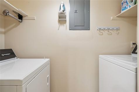 100 Thompson Drive SE Cedar Rapids IA 52302