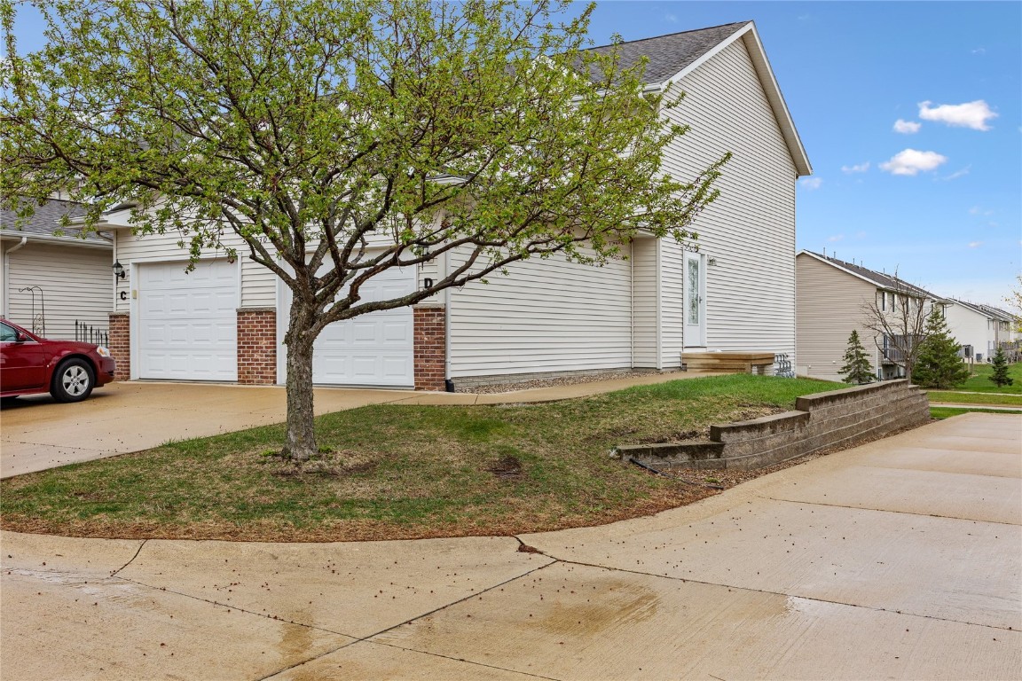 3030 Samuel Court SW Cedar Rapids IA 52404