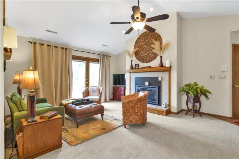 4425 Westchester Drive NE Cedar Rapids IA 52402