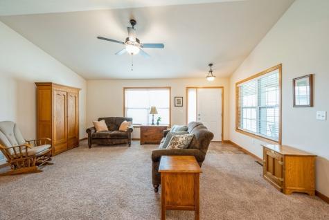 919 Deer Run Drive NE Cedar Rapids IA 52402