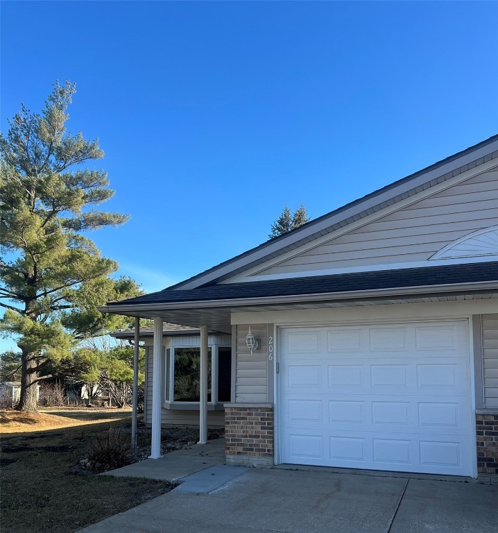 206 13th Street Vinton IA 52349