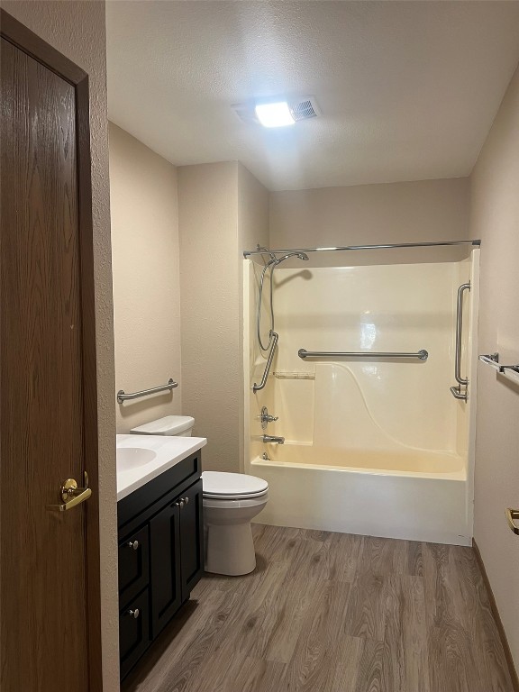 206 13th Street Vinton IA 52349