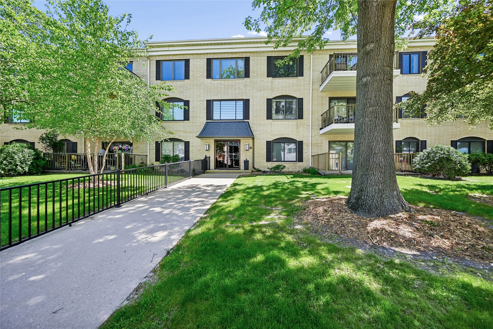 190 Cottage Grove Avenue SE Cedar Rapids IA 52403