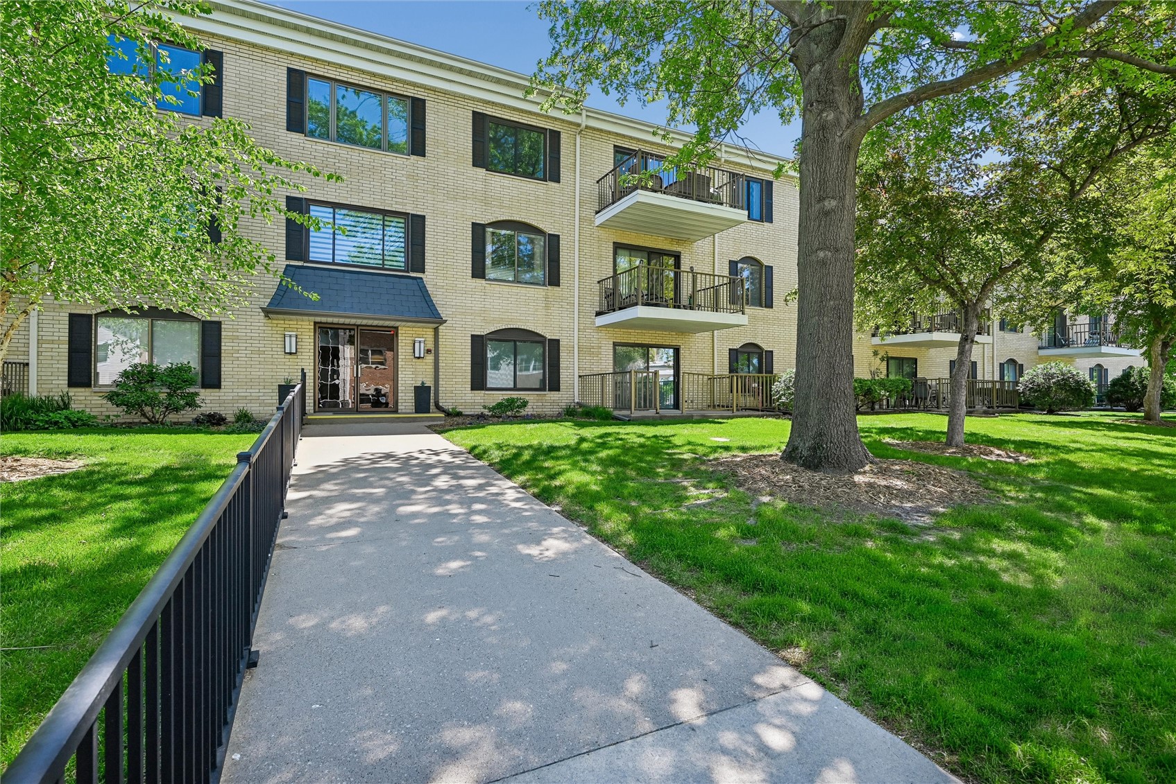 190 Cottage Grove Avenue SE Cedar Rapids IA 52403