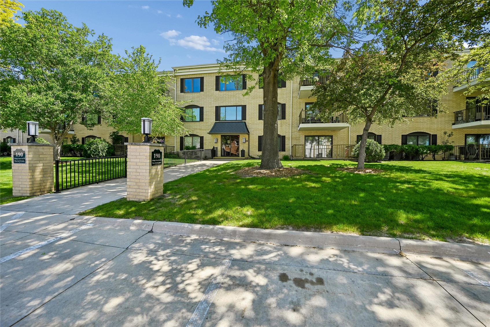 190 Cottage Grove Avenue SE Cedar Rapids IA 52403