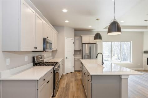 3110 Sunflower Lane Ely IA 52227