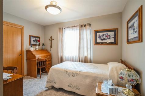 1071 74th Street NE Cedar Rapids IA 52402