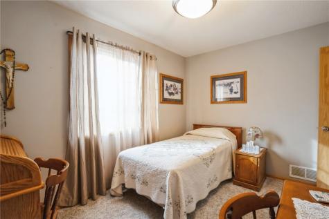 1071 74th Street NE Cedar Rapids IA 52402