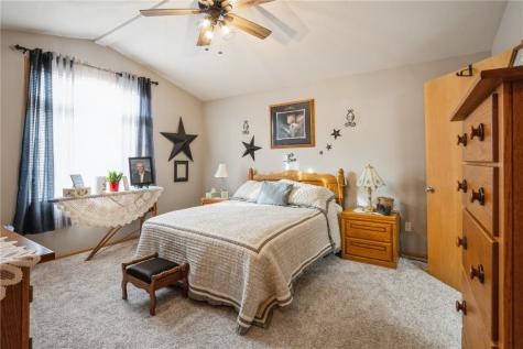 1071 74th Street NE Cedar Rapids IA 52402