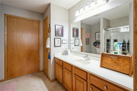 1071 74th Street NE Cedar Rapids IA 52402