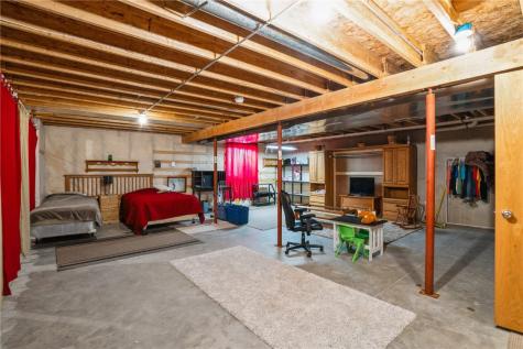 1071 74th Street NE Cedar Rapids IA 52402