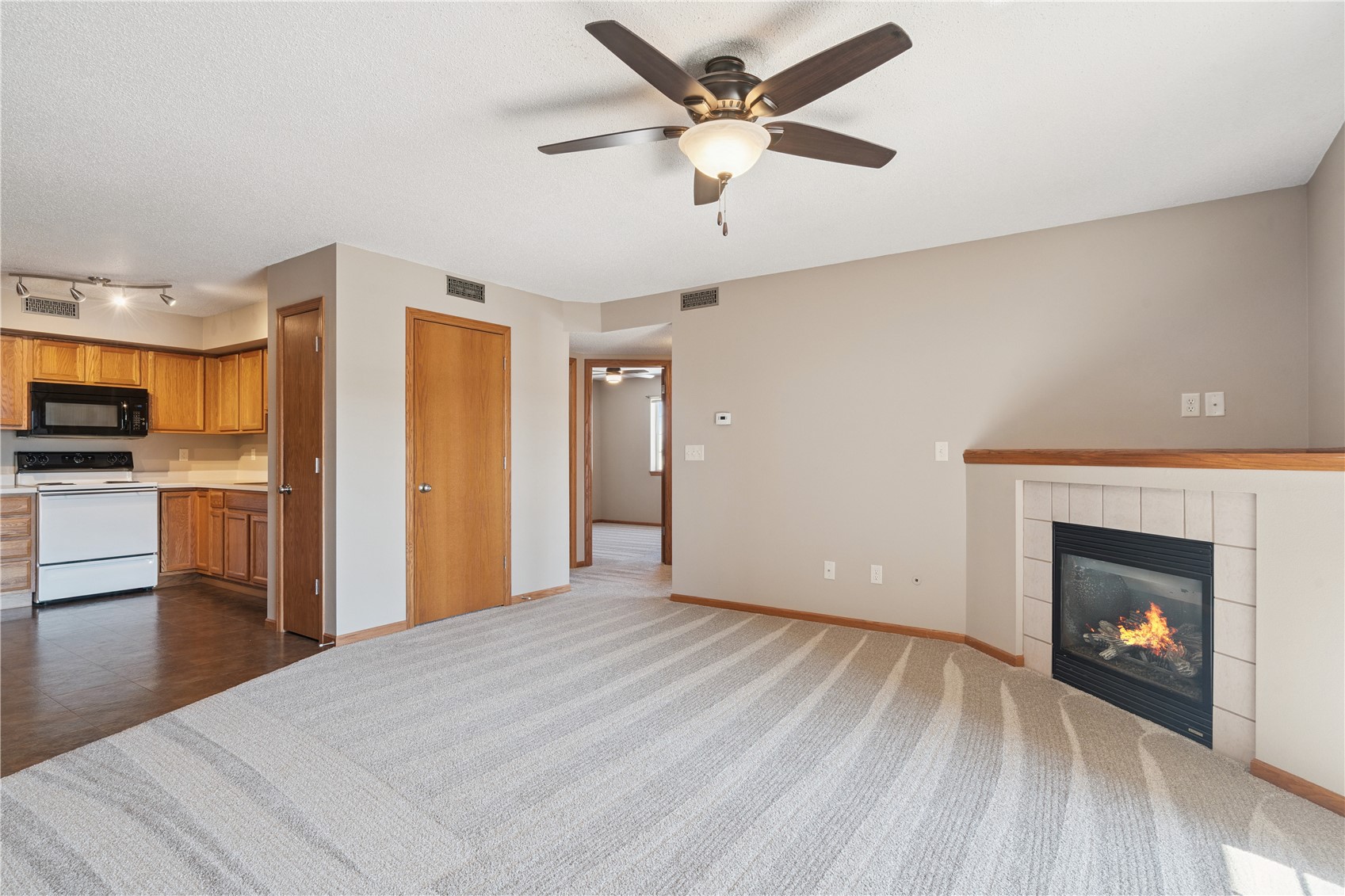 Cedar Rapids IA, 3120 Wilson Avenue SW, Unit 6