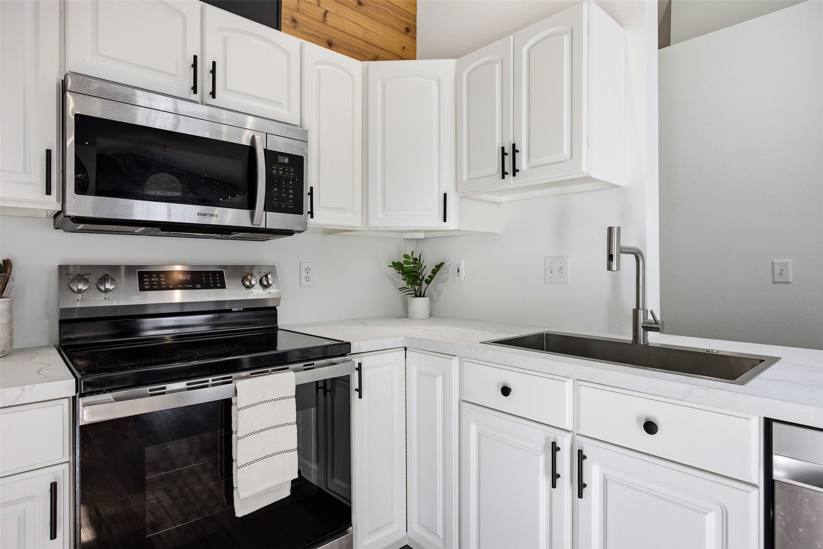 4520 1st Avenue NW Cedar Rapids IA 52405